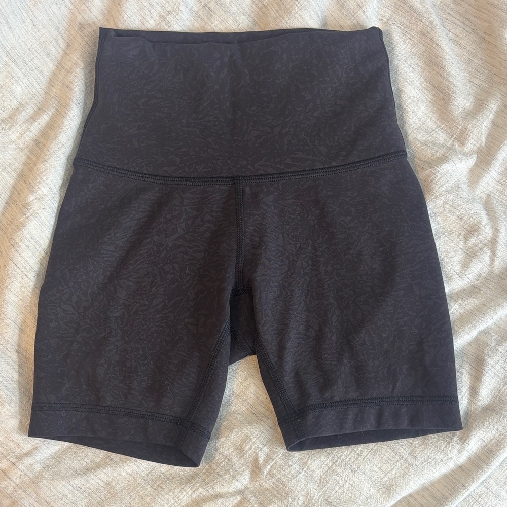lululemon athletica wunder train bike shorts black patterned size 0